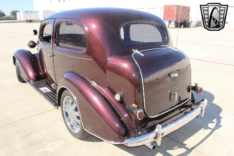 1936 Chevrolet Deluxe image 37