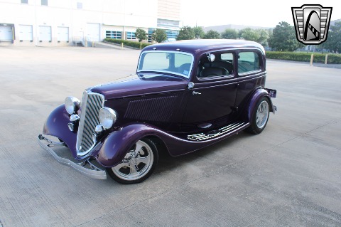 1933 Ford Tudor Sedan image 2