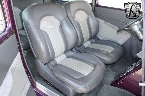 1933 Ford Tudor Sedan image 111