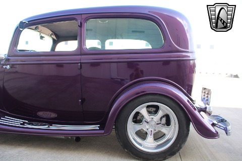 1933 Ford Tudor Sedan image 35