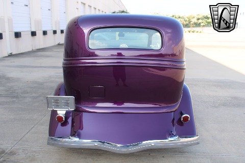 1933 Ford Tudor Sedan image 10