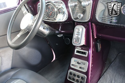 1933 Ford Tudor Sedan image 117