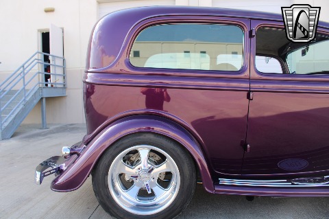 1933 Ford Tudor Sedan image 40