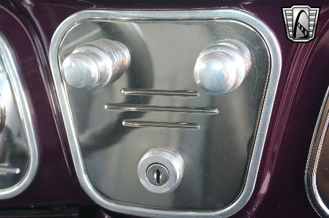 1933 Ford Tudor Sedan image 118