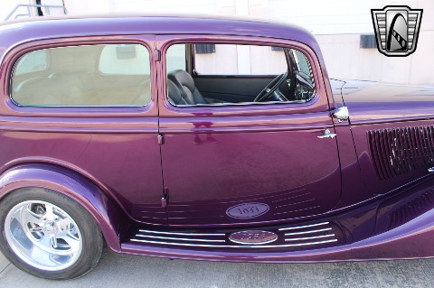 1933 Ford Tudor Sedan image 43