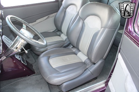 1933 Ford Tudor Sedan image 99