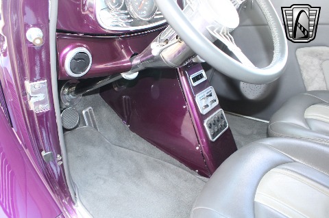 1933 Ford Tudor Sedan image 100