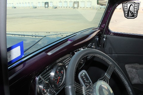 1933 Ford Tudor Sedan image 101