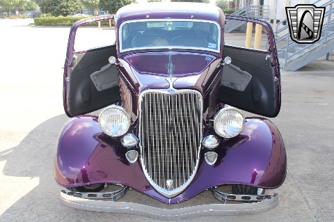 1933 Ford Tudor Sedan image 130