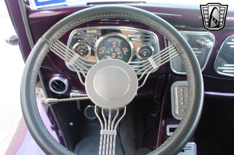 1933 Ford Tudor Sedan image 105