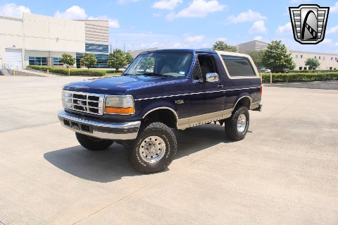 1995 Ford Bronco image 3