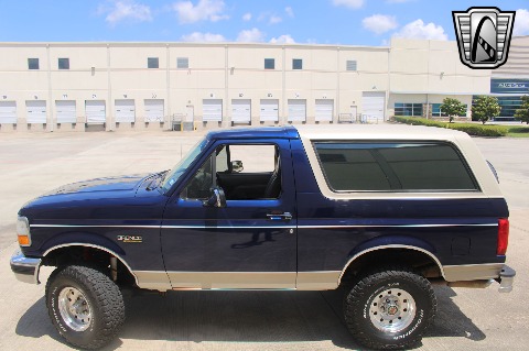 1995 Ford Bronco image 4