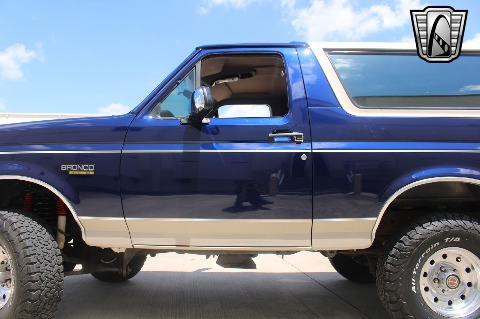1995 Ford Bronco image 31