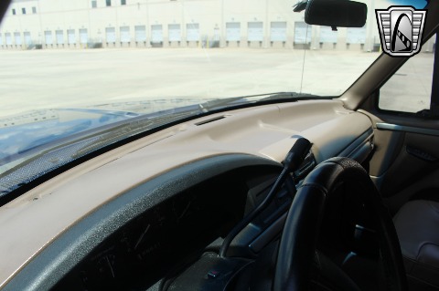 1995 Ford Bronco image 110