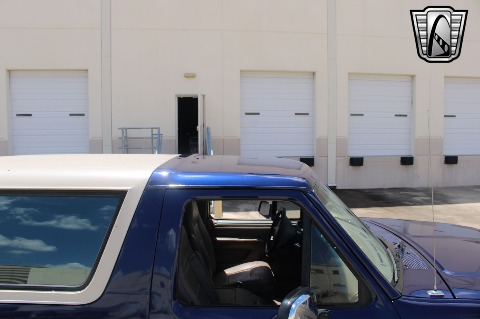1995 Ford Bronco image 44