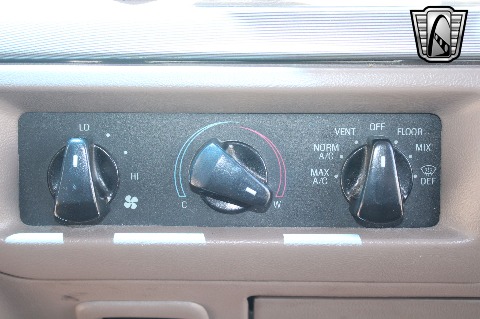 1995 Ford Bronco image 130