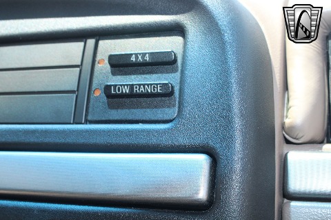 1995 Ford Bronco image 132