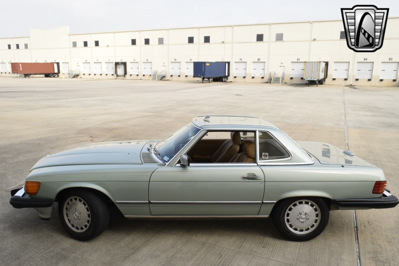 1988 Mercedes-Benz 560SL 33