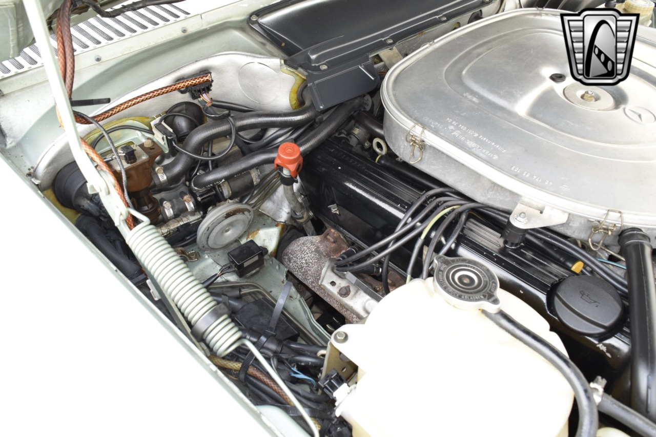 1988 Mercedes-Benz 560SL 96