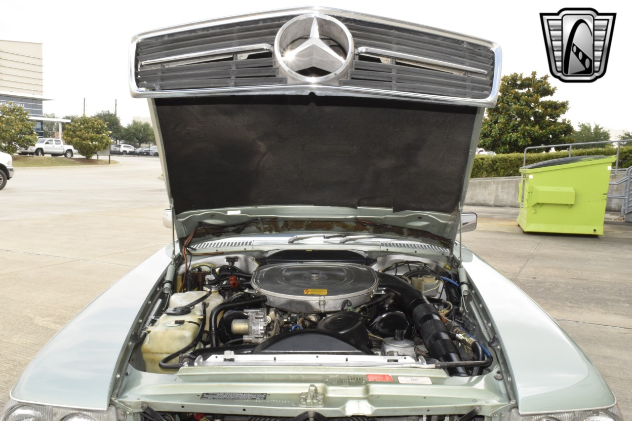 1988 Mercedes-Benz 560SL 98