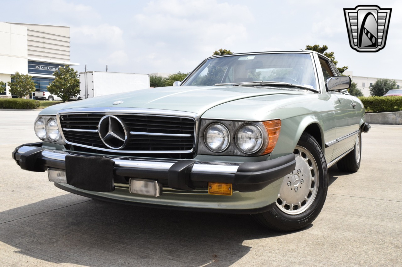 1988 Mercedes-Benz 560SL 29