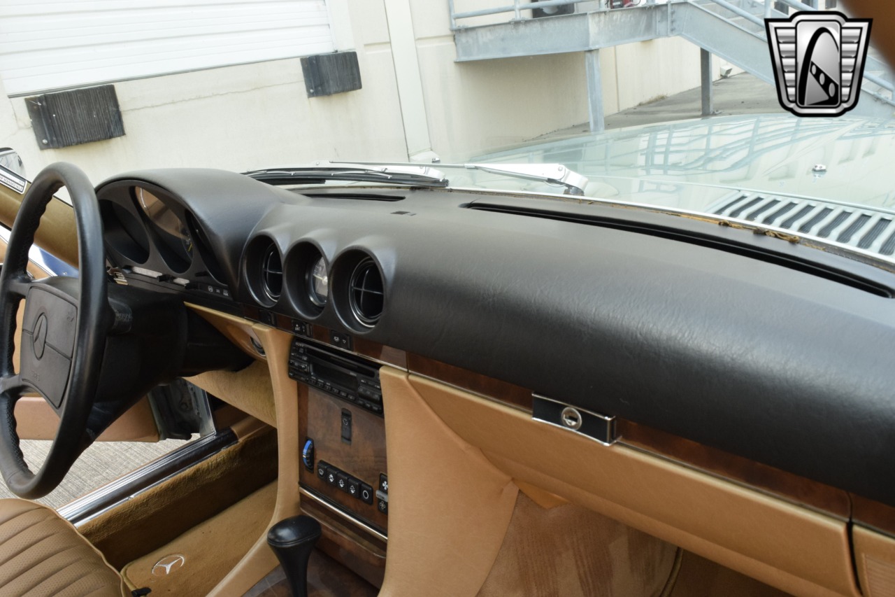 1988 Mercedes-Benz 560SL 24