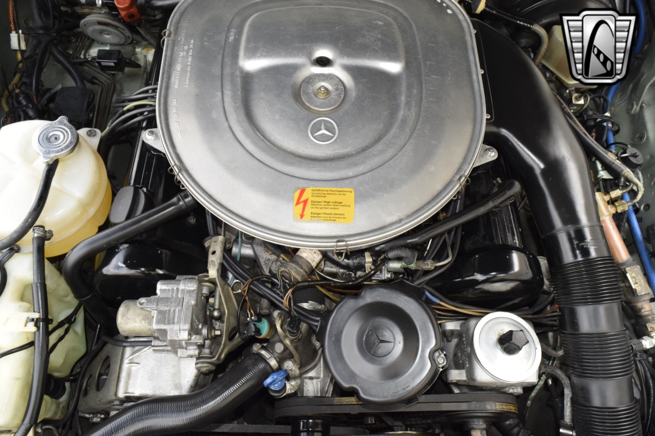 1988 Mercedes-Benz 560SL 19