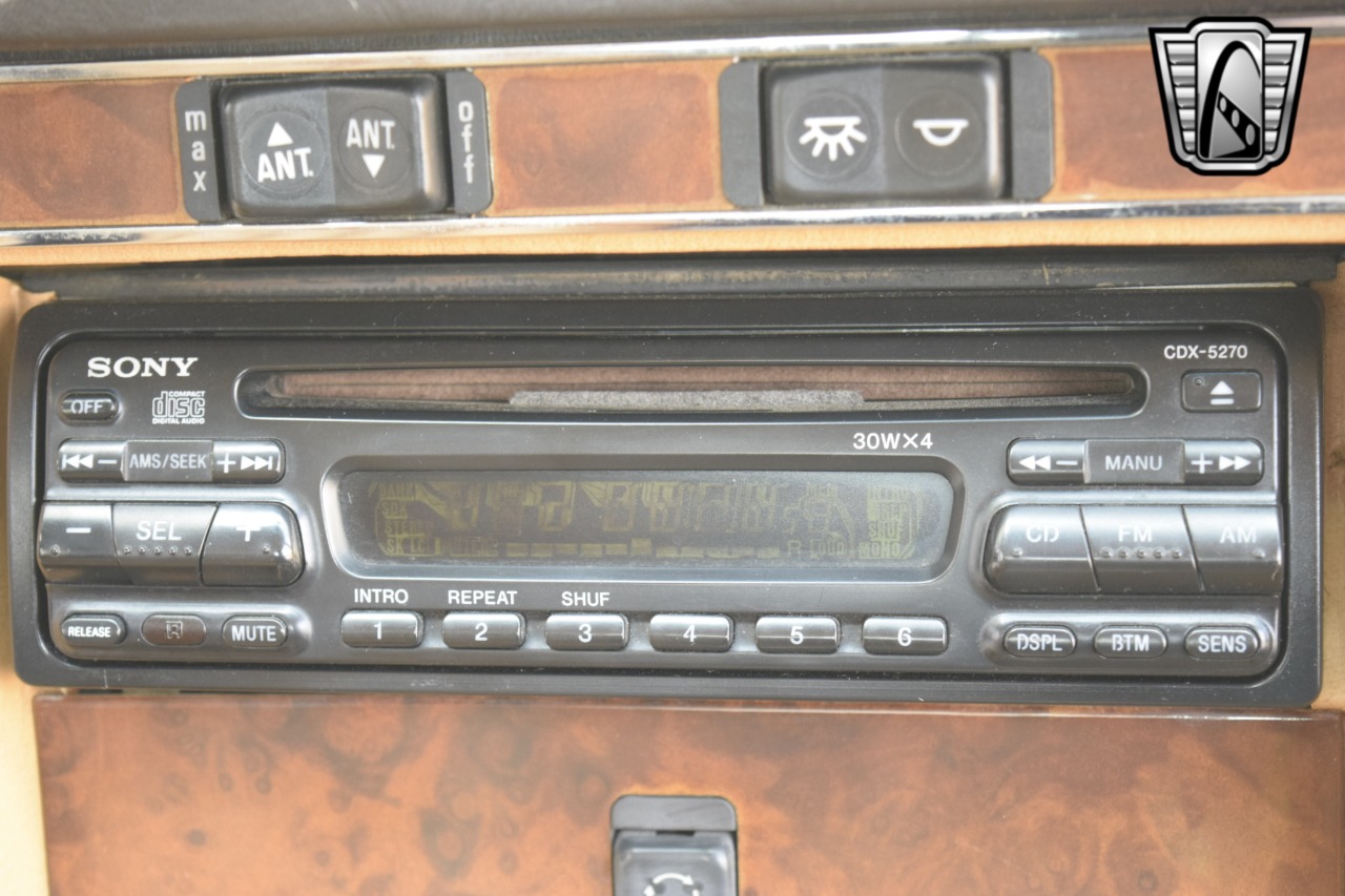 1988 Mercedes-Benz 560SL 25