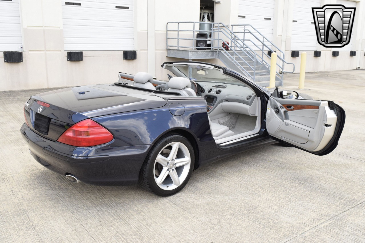 2006 Mercedes-Benz SL-Class 38