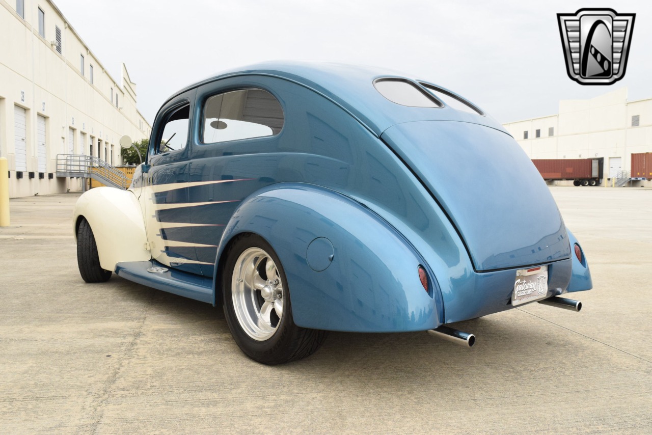 1939 Ford Coupe 37