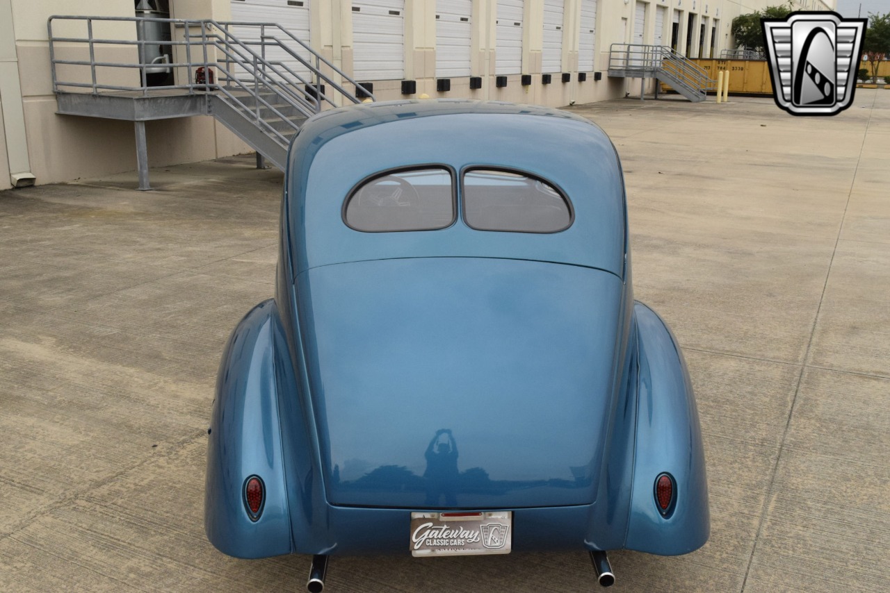 1939 Ford Coupe 38