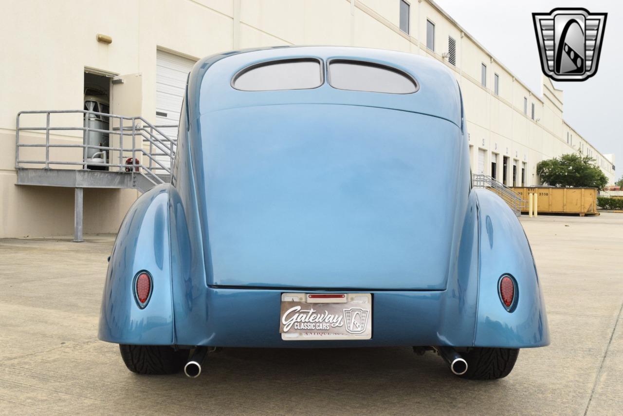 1939 Ford Coupe 4