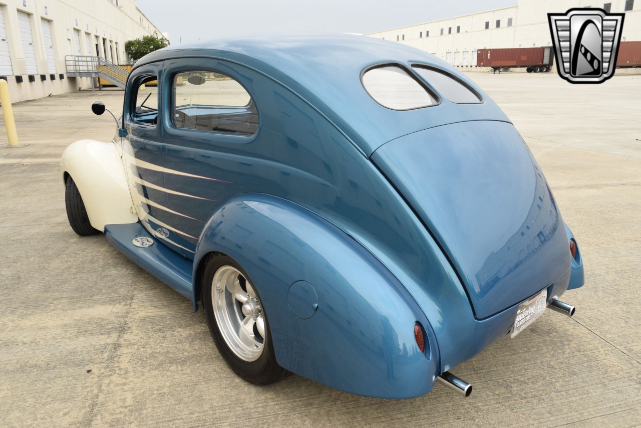 1939 Ford Coupe 9