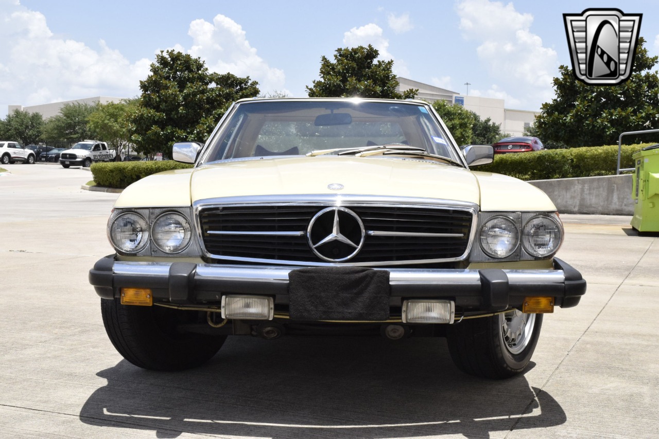 1977 Mercedes-Benz 450 SL 66