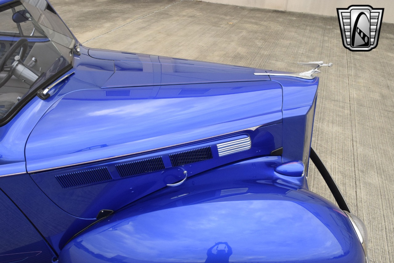 1938 Packard Eight 74