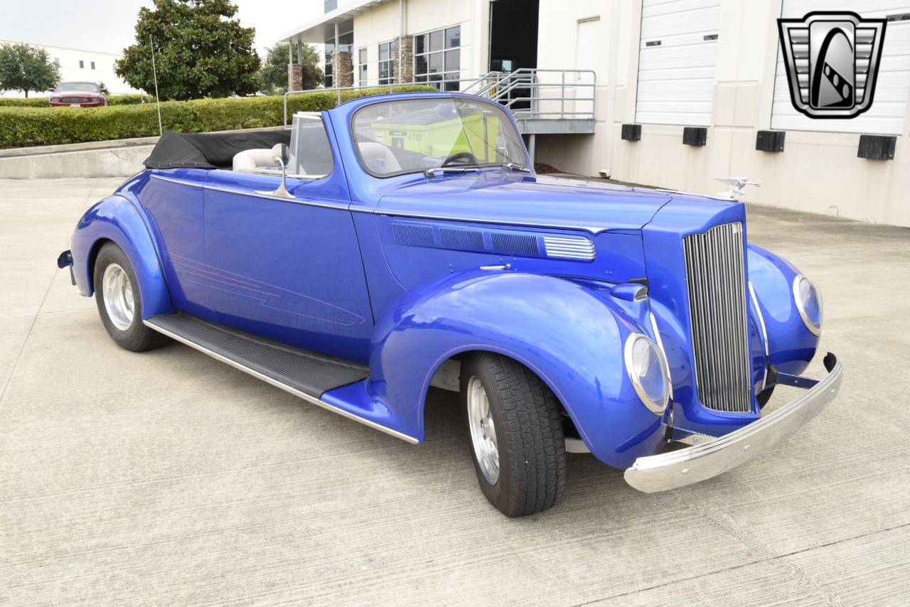 1938 Packard Eight 55