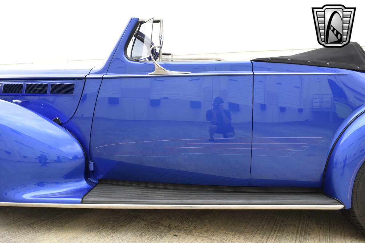 1938 Packard Eight 61