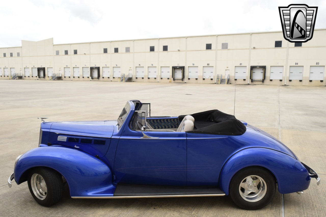 1938 Packard Eight 42