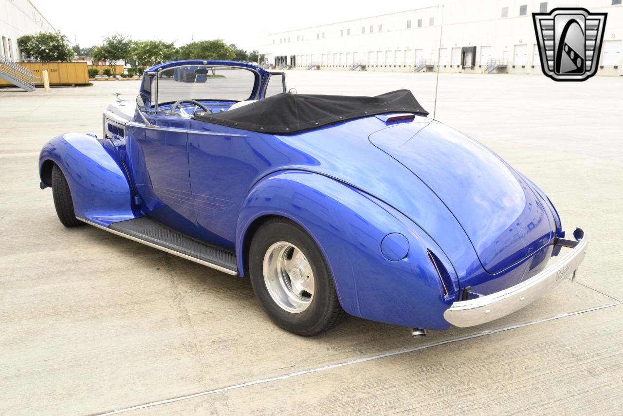1938 Packard Eight 45