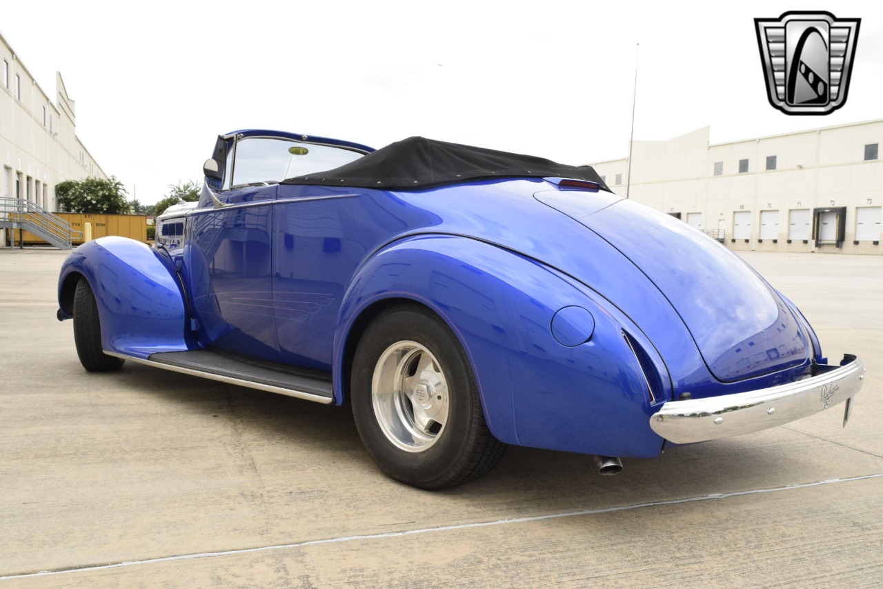 1938 Packard Eight 6