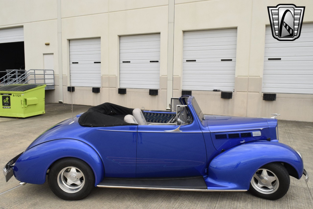 1938 Packard Eight 51