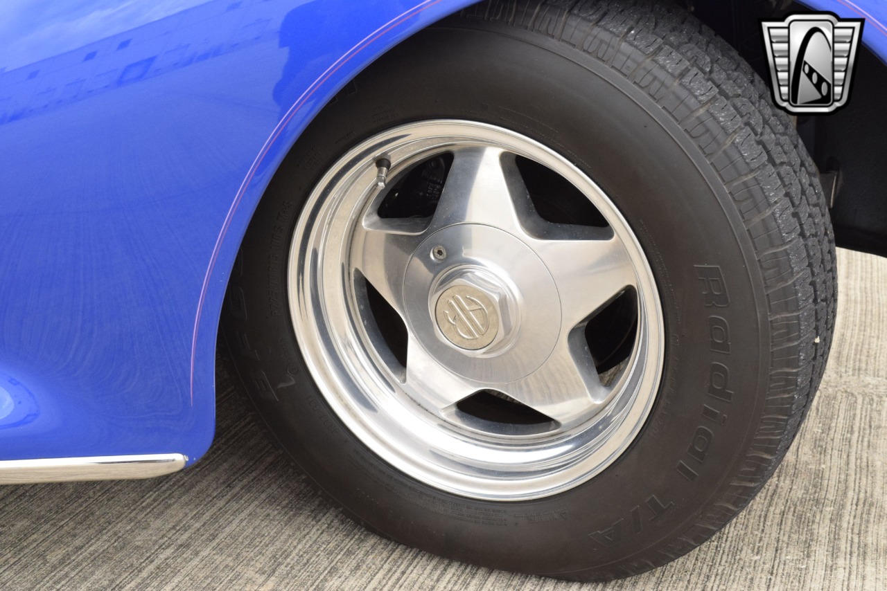 1938 Packard Eight 72