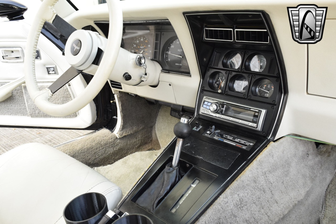 1980 Chevrolet Corvette 26