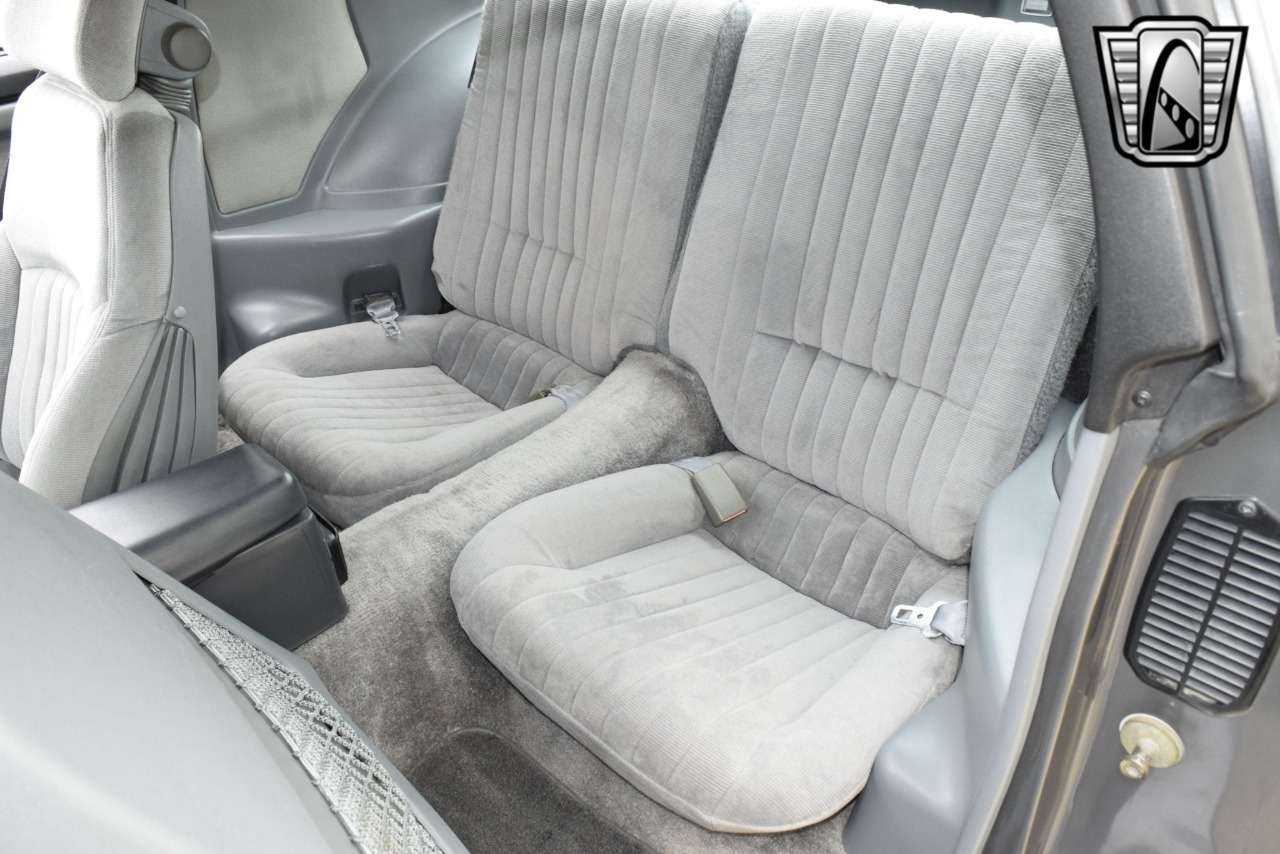 1988 Pontiac Firebird 21