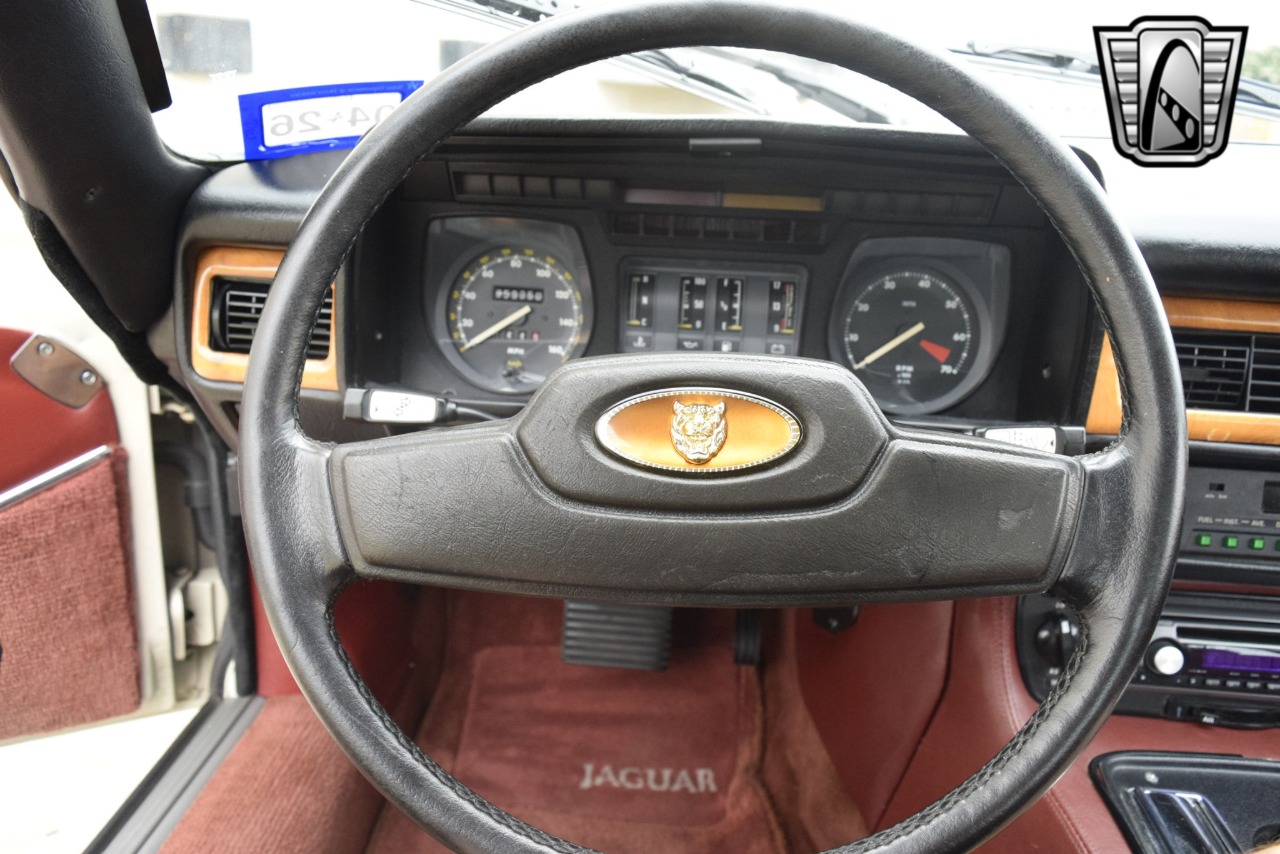 1984 Jaguar XJS 23