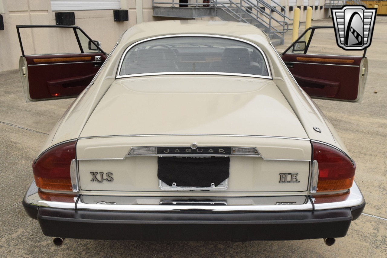 1984 Jaguar XJS 29