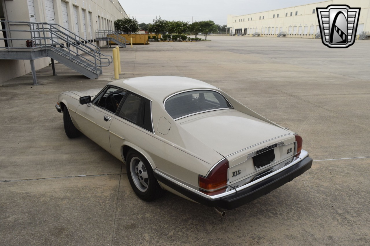 1984 Jaguar XJS 35