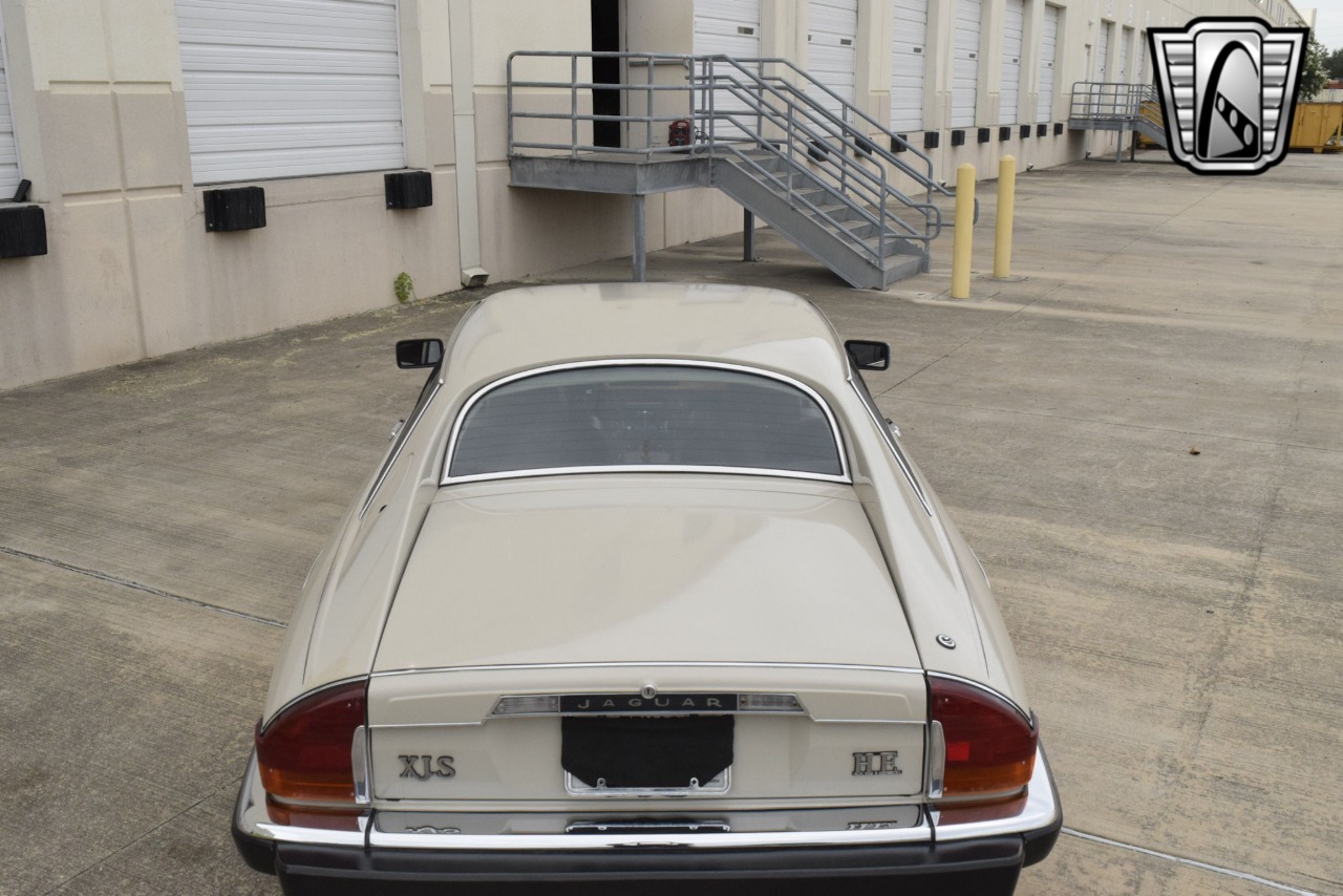 1984 Jaguar XJS 37