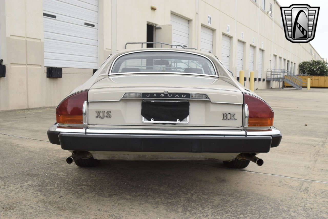 1984 Jaguar XJS 39