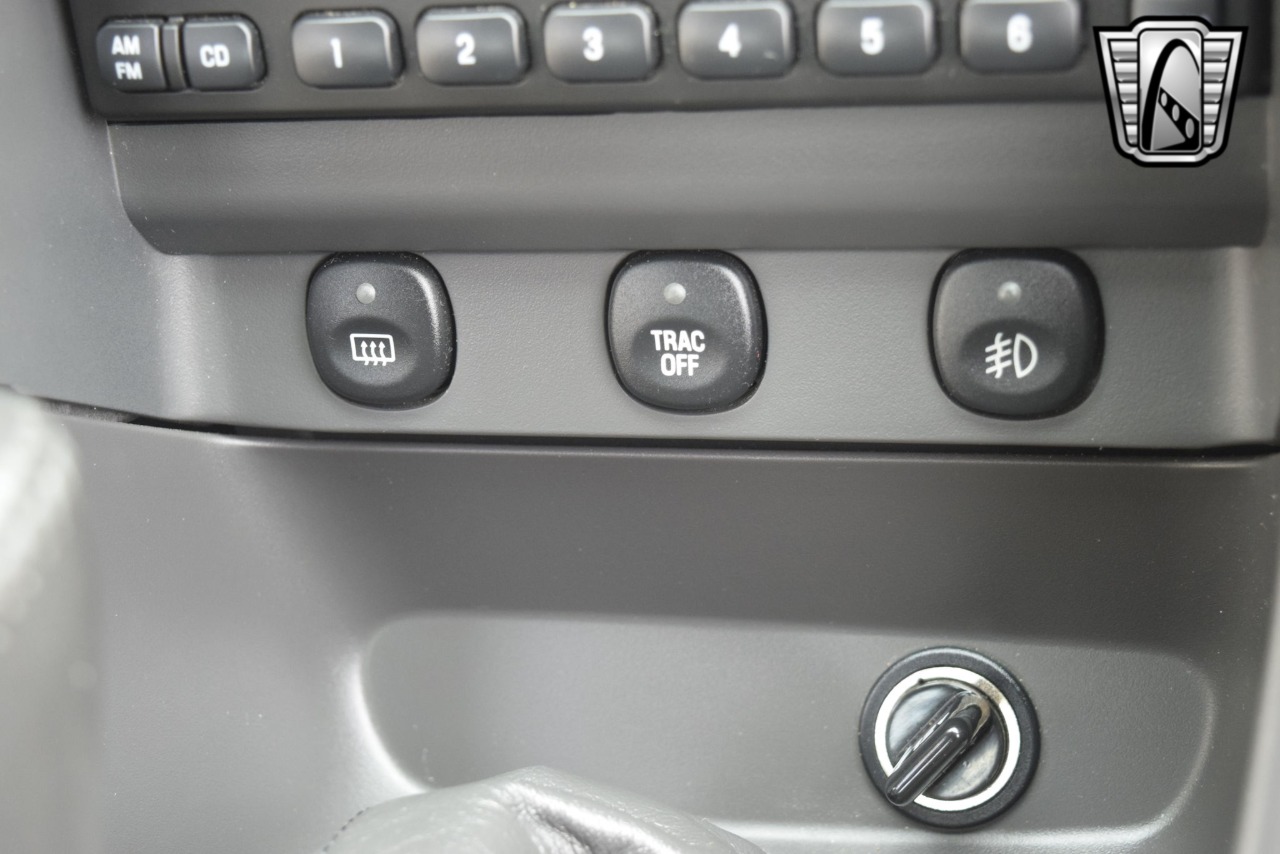 2003 Ford Mustang 28